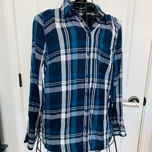 Lucky brand women’s soft button down shirt xs